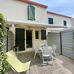 Ferienhaus Maison A 150m Plage, 2 Chambres, Piscine & Wifi, Parking - Fr-1-231-258 *